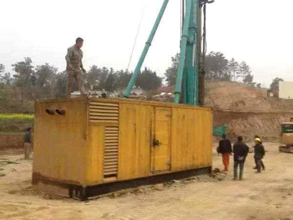 杂多如何判断水冷式机油散热器密封件是否需要更换？